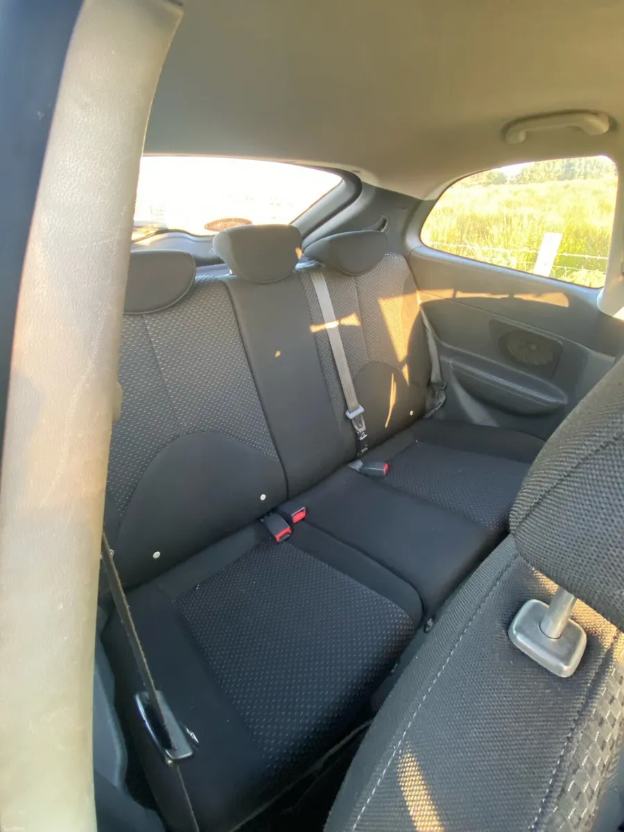2009 Hyundai Accent - Image 4