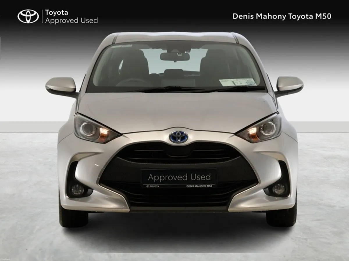 Toyota Yaris Luna Hybrid - Image 5