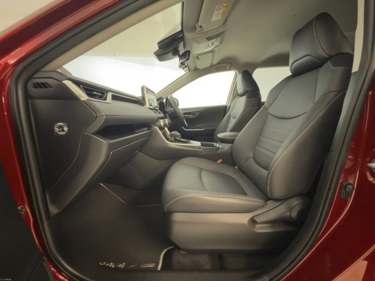 Toyota RAV4 Sol Hybrid - Image 6