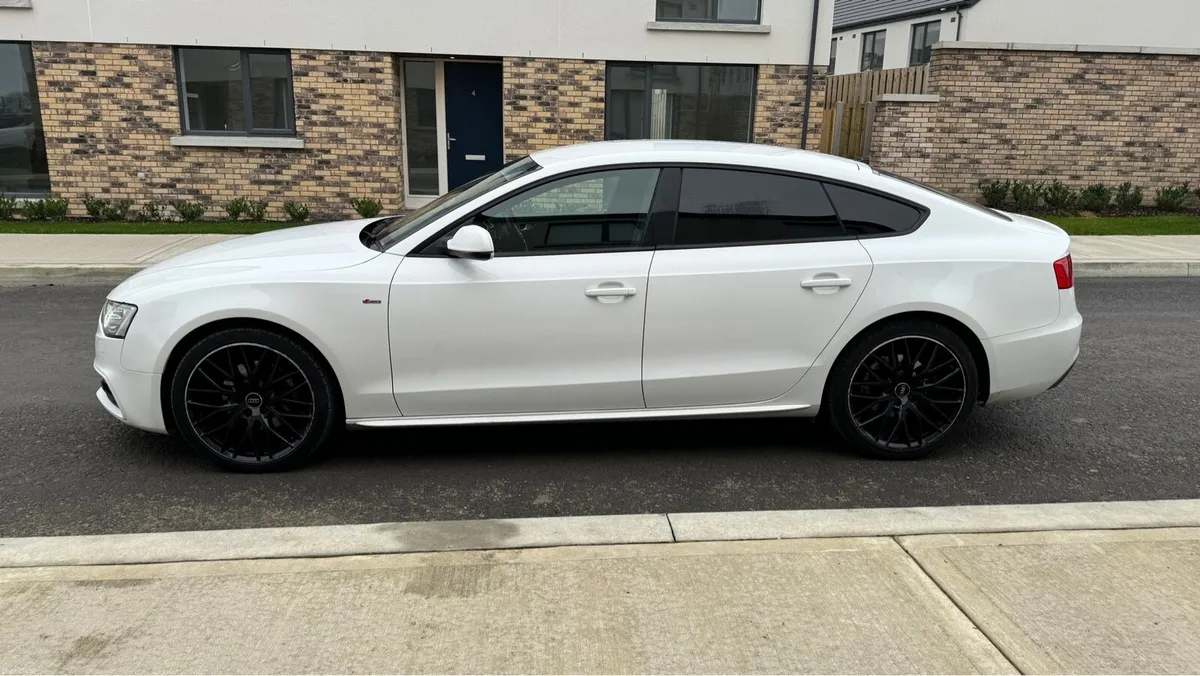 Audi A5 S-line QUATTRO Black Edition NCT03/27 MINT - Image 4