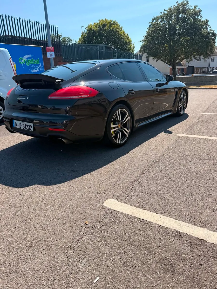 Porsche Panamera - Image 3