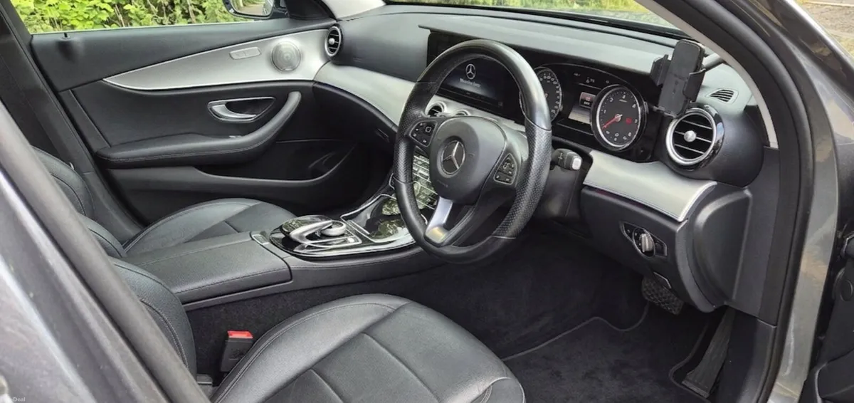 Mercedes-Benz E- Class - Image 5