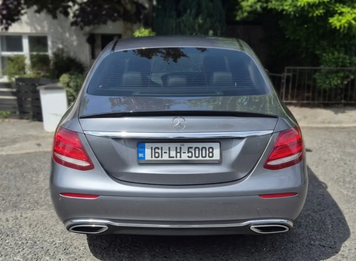 Mercedes-Benz E- Class - Image 3