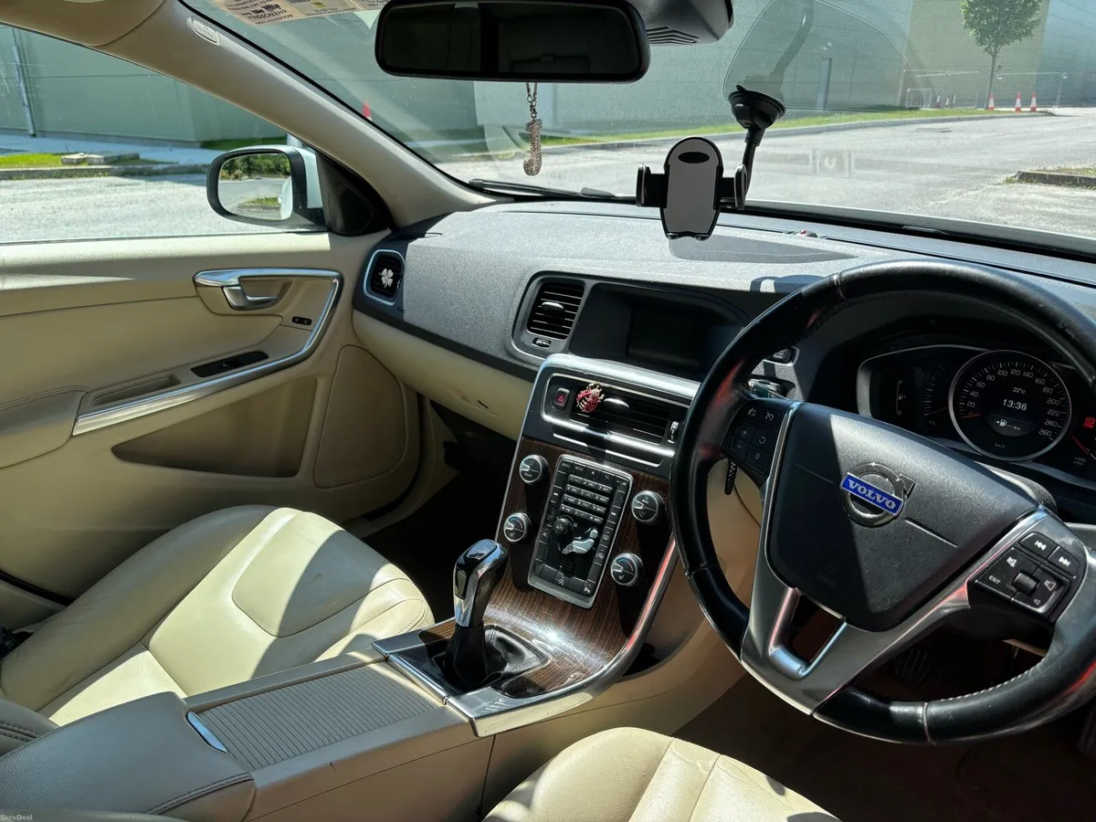 Car - Image 3