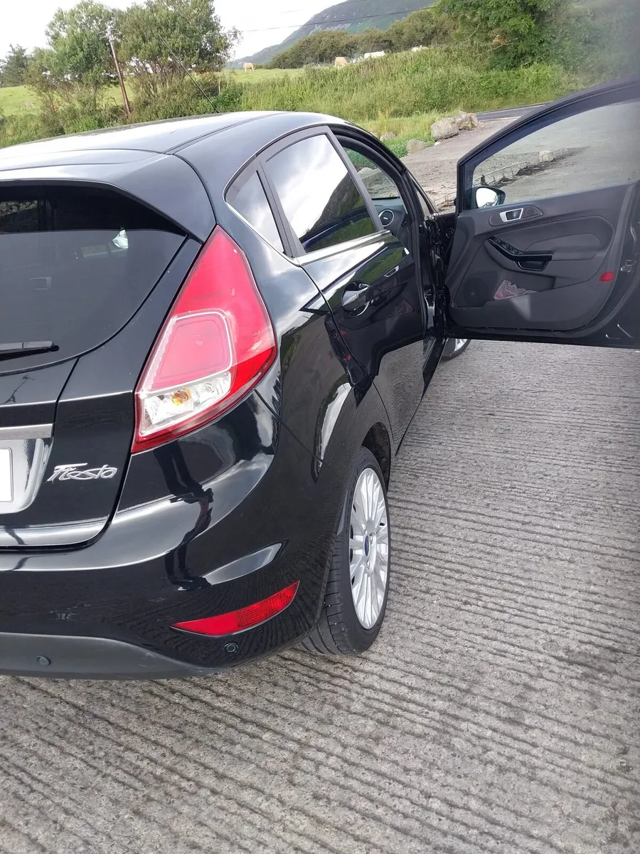Ford Fiesta titanium 1.0 eco hatchback - Image 2