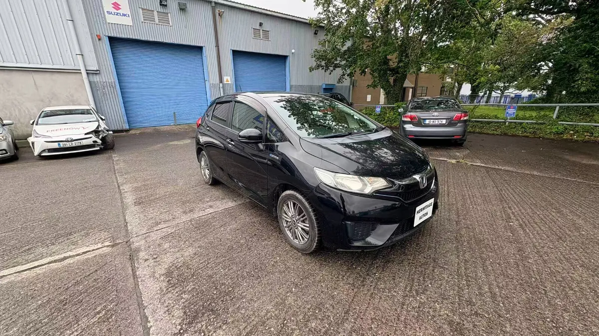 Honda Fit 1.5 Hybrid Petrol 2016 - Image 3