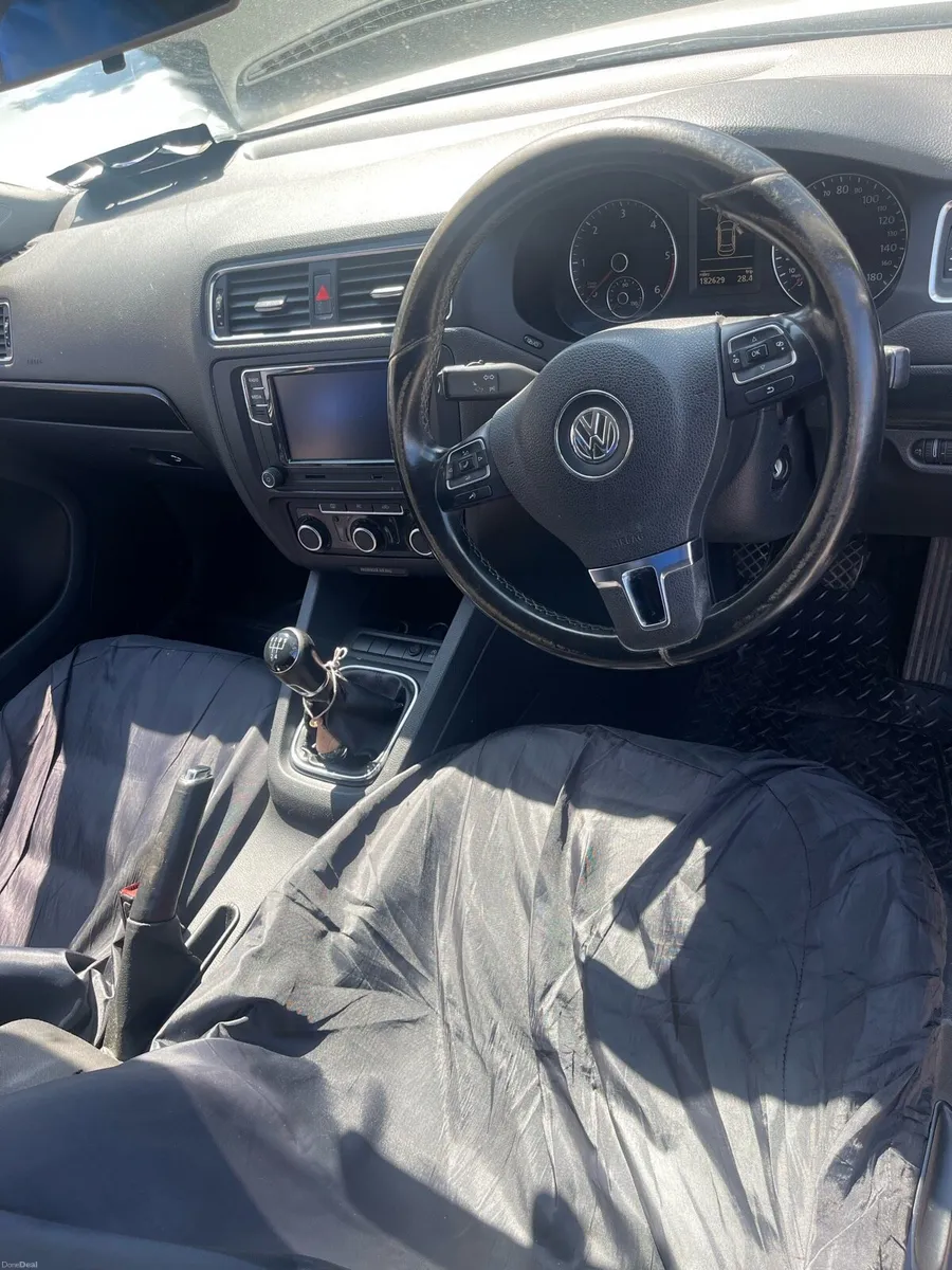 Volkswagen Jetta 2012 - Image 4