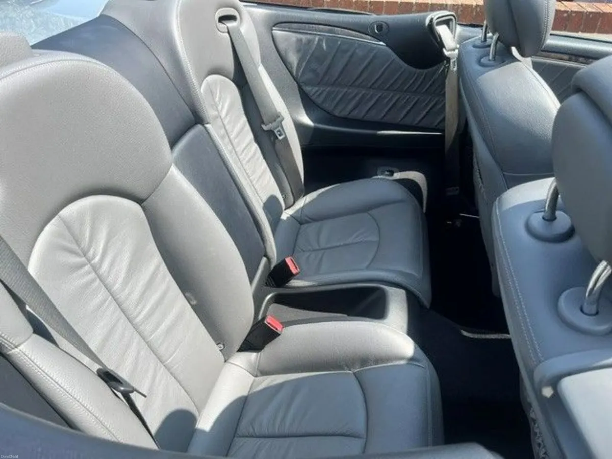 Mercedes CLK Cabrio Avantgarde Future Classic - Image 3