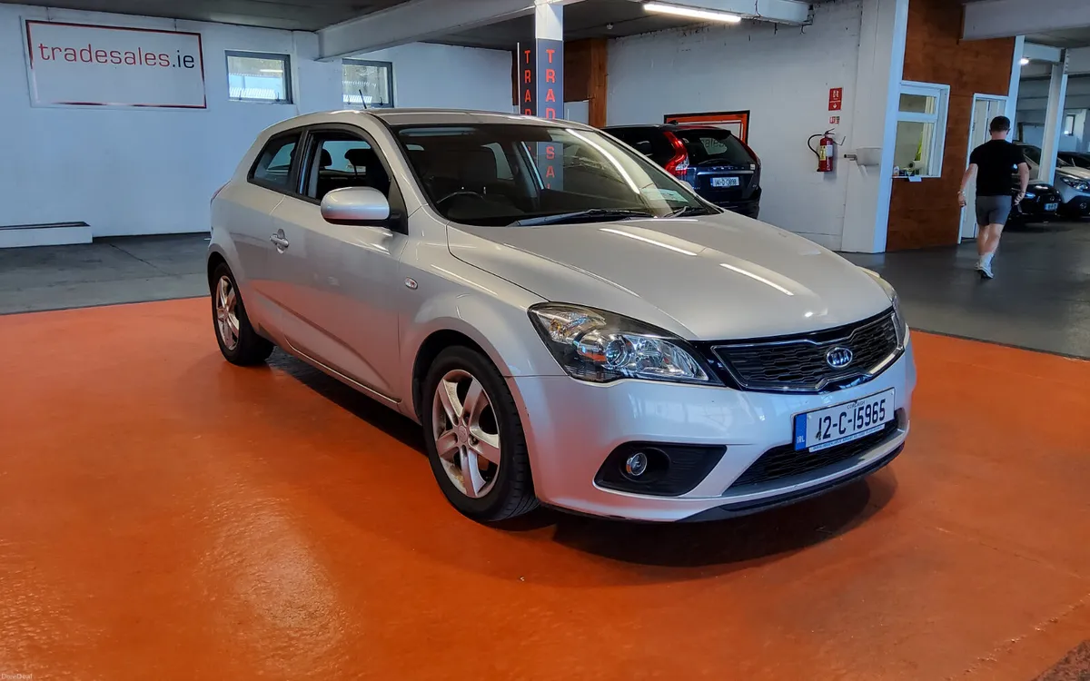 Kia Ceed 2012 - Image 1