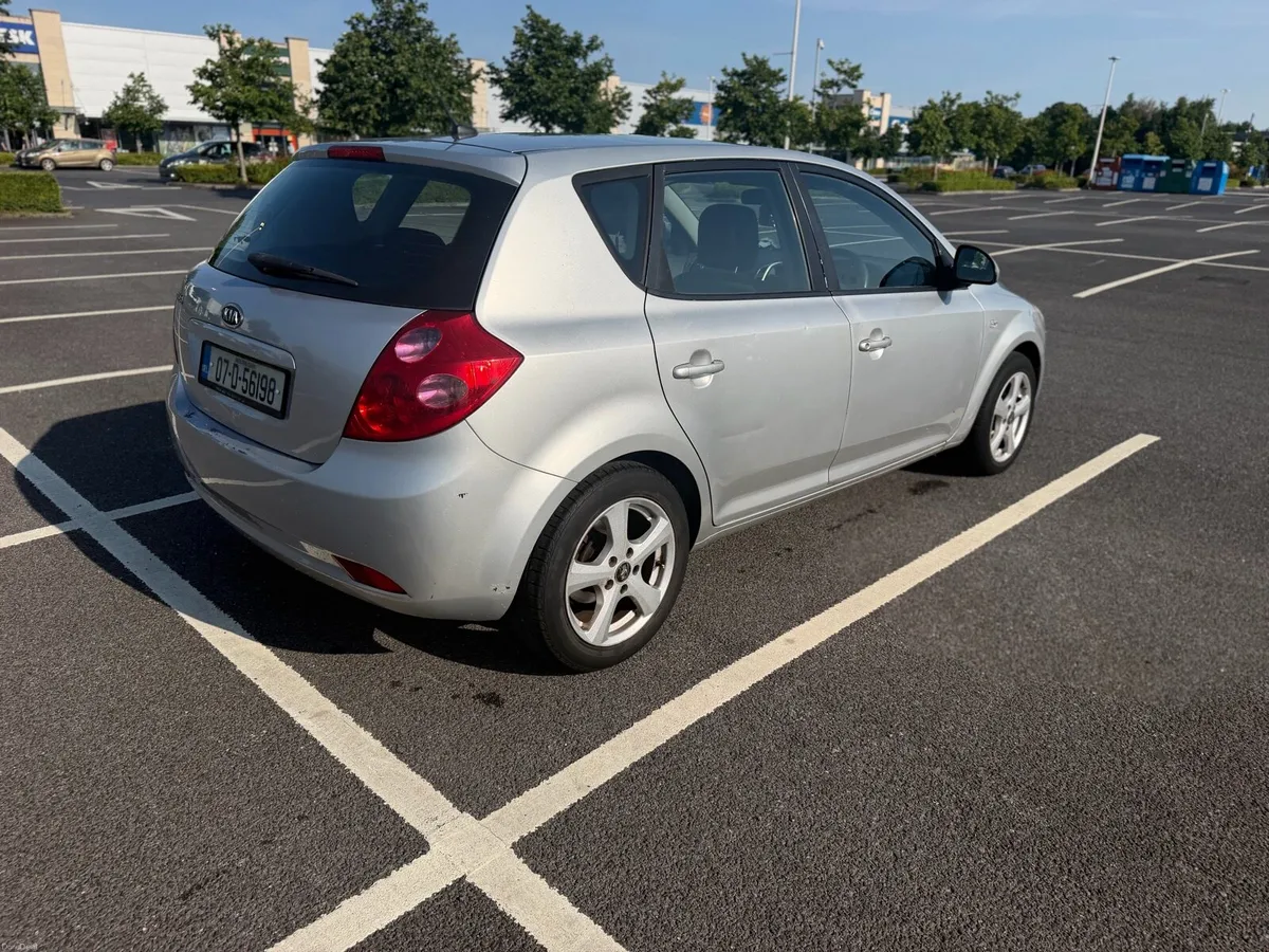 KIA CEED AUTO LOW MILEAGE - Image 3