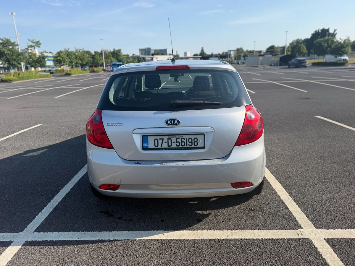 KIA CEED AUTO LOW MILEAGE - Image 4