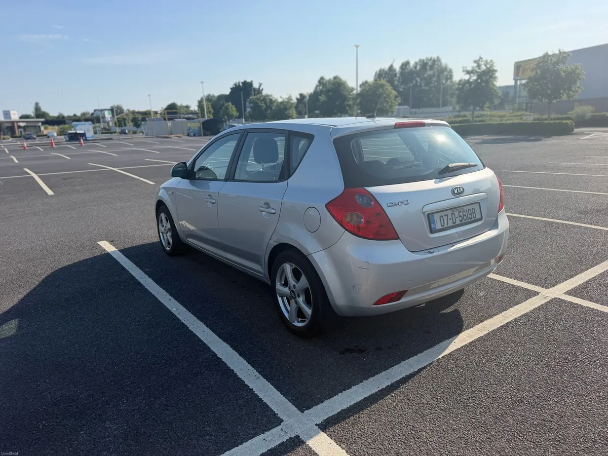 KIA CEED AUTO LOW MILEAGE - Image 2