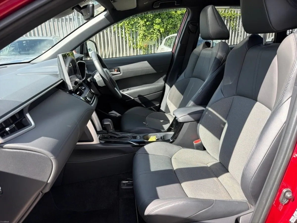Toyota Corolla Cross TOP SPEC SOL 1.8 HYBRID SOL P - Image 6