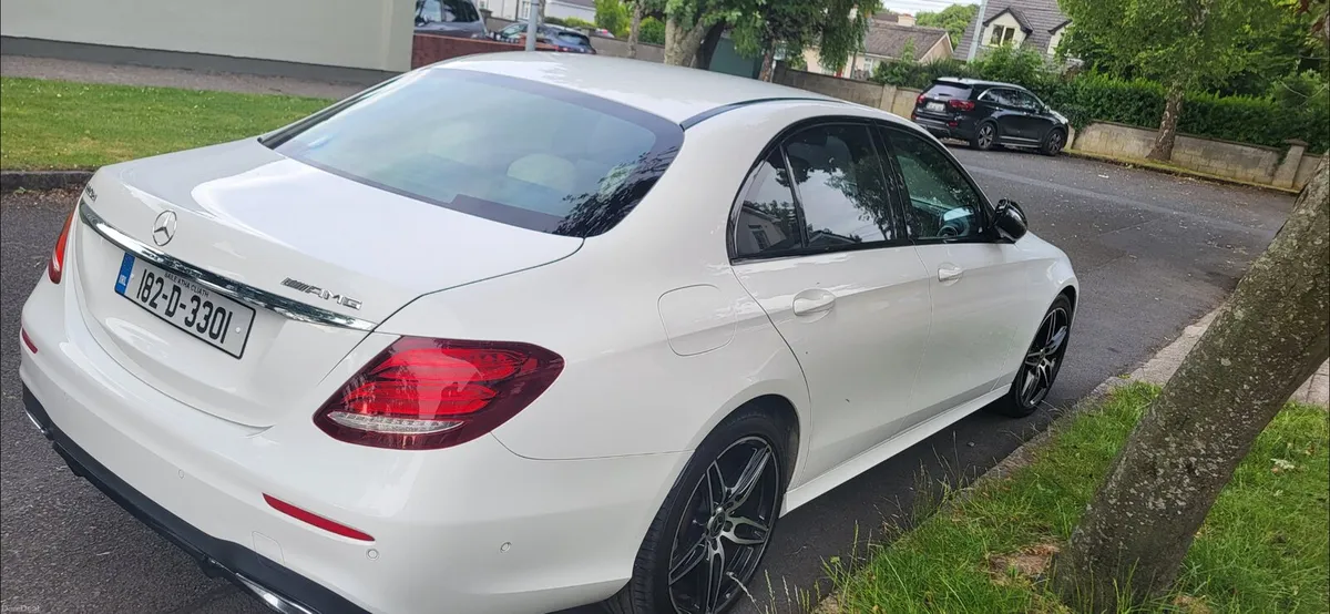 Mercedes E220 - Image 3