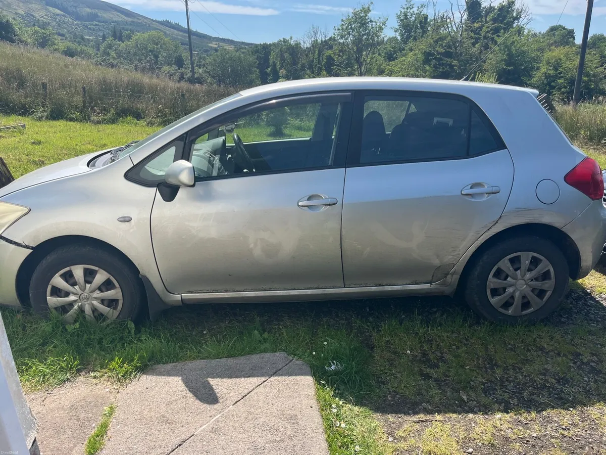 Toyota Auris 2007 for scrap - Image 2