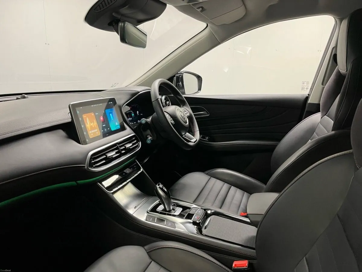 MG HS Trophy 1.5 T-GDI PHEV 122BHP - Reversing Cam - Image 6