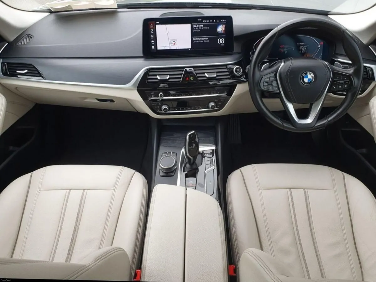 BMW 5-Series 520d SE Saloon - Image 4