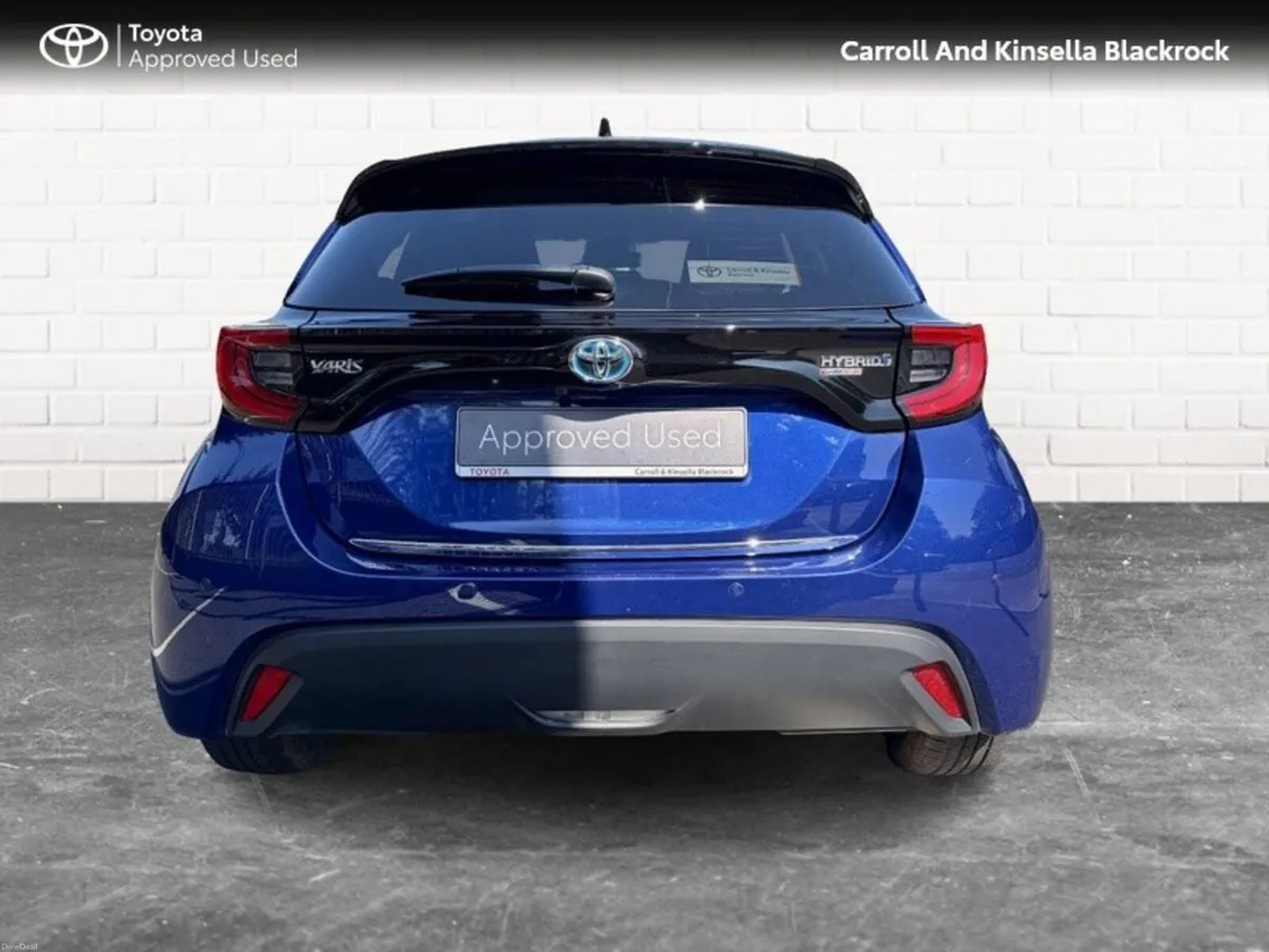 Toyota Yaris Hybrid Luna Sport - Image 4