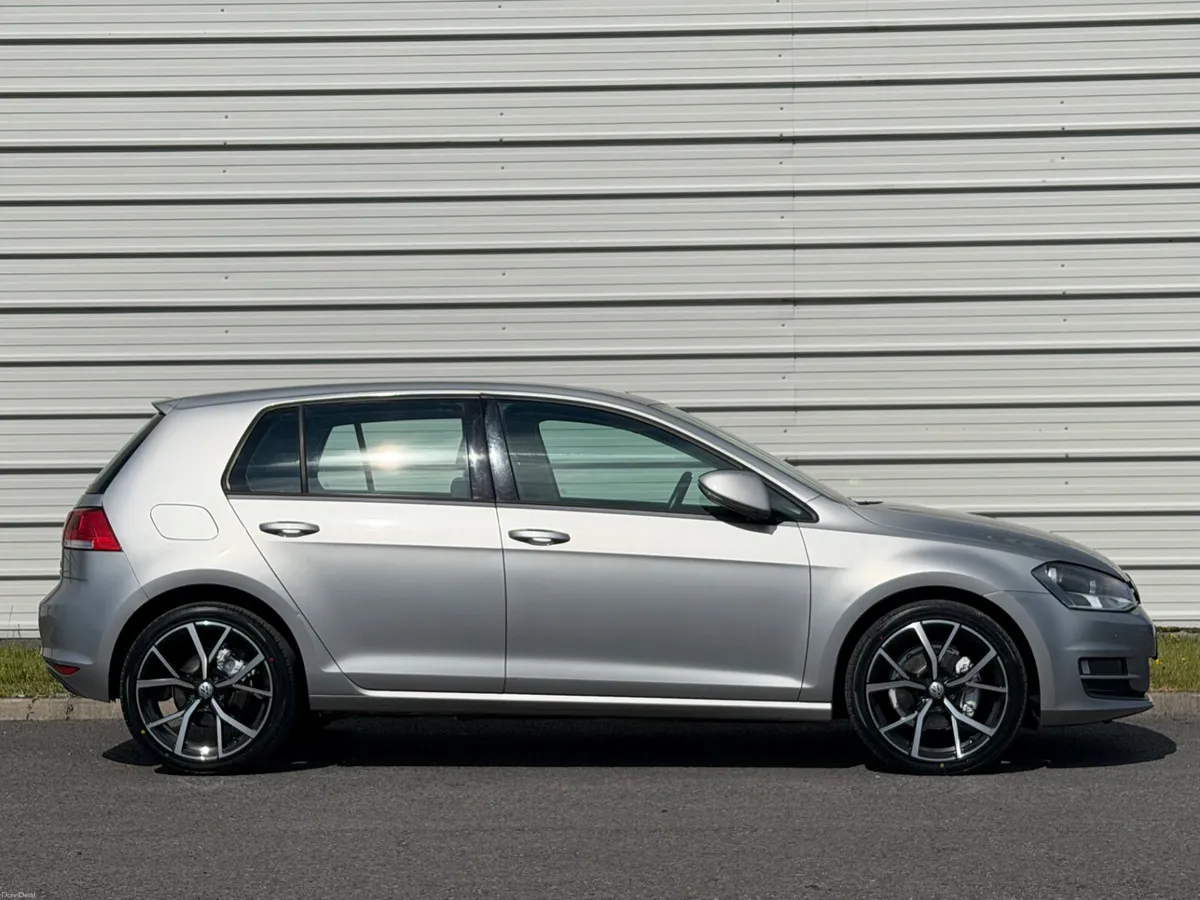 VW Golf 1.6 Comfortline AUTO - Image 4