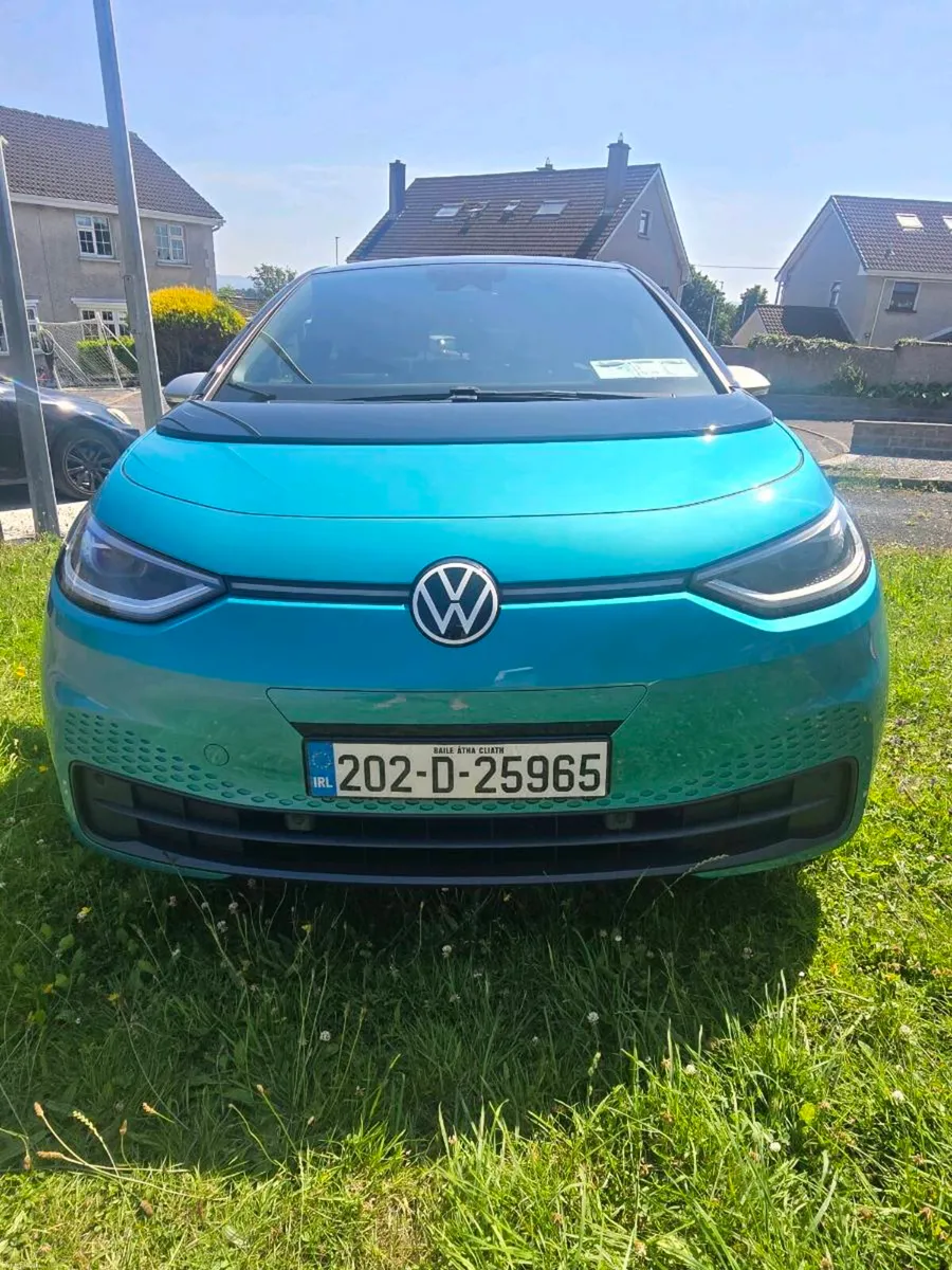 Stunning Vw ID3 PRO PERFORMANCE - Image 2