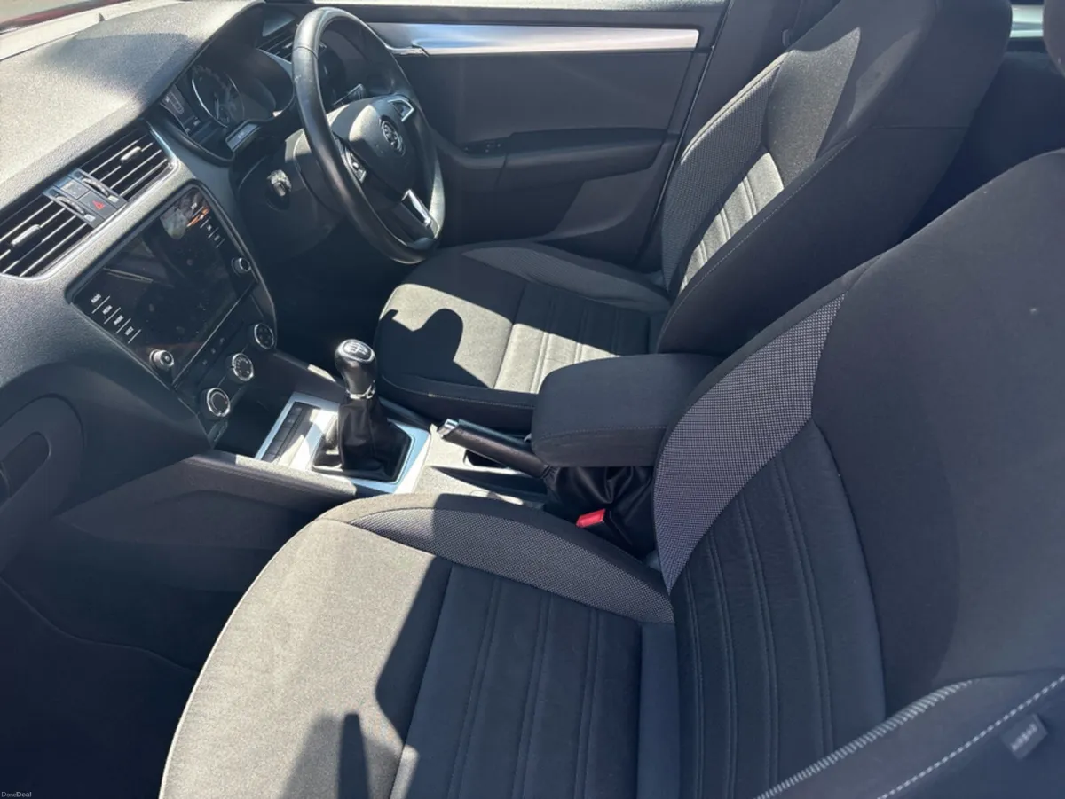 Skoda Octavia AMBITION 1.6 TDI 115 115HP 4DR - Image 3