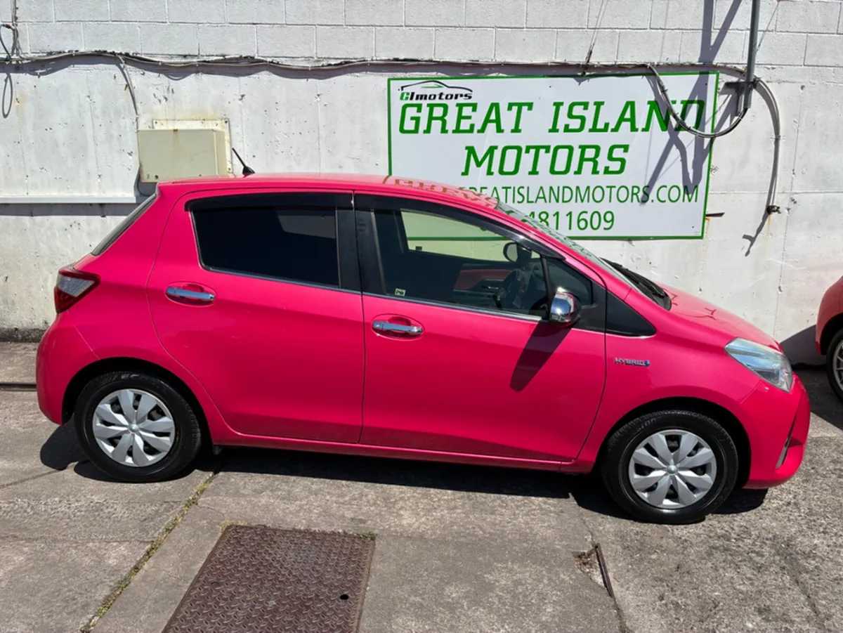 Toyota Vitz DAA-NHP130 5DR AUTO - Image 4