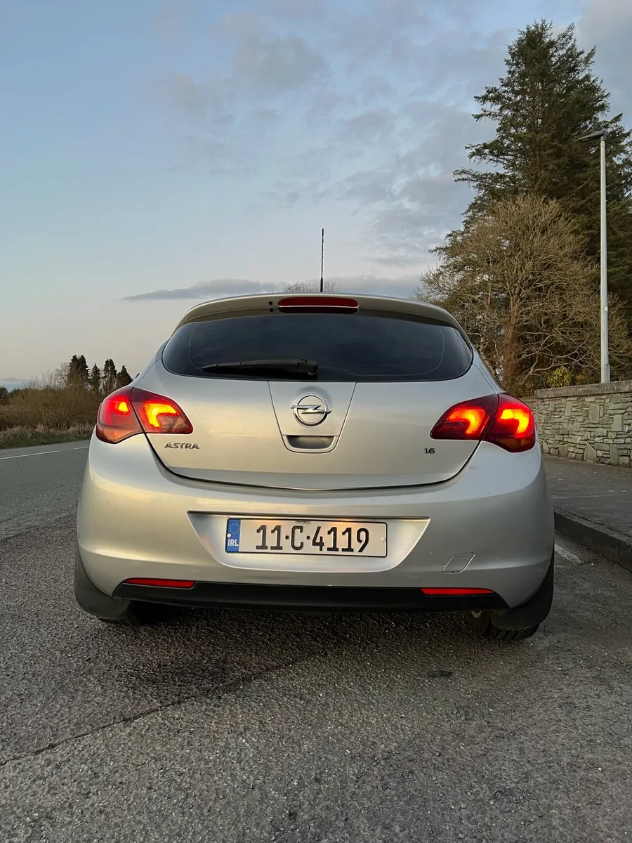 Car - Image 4