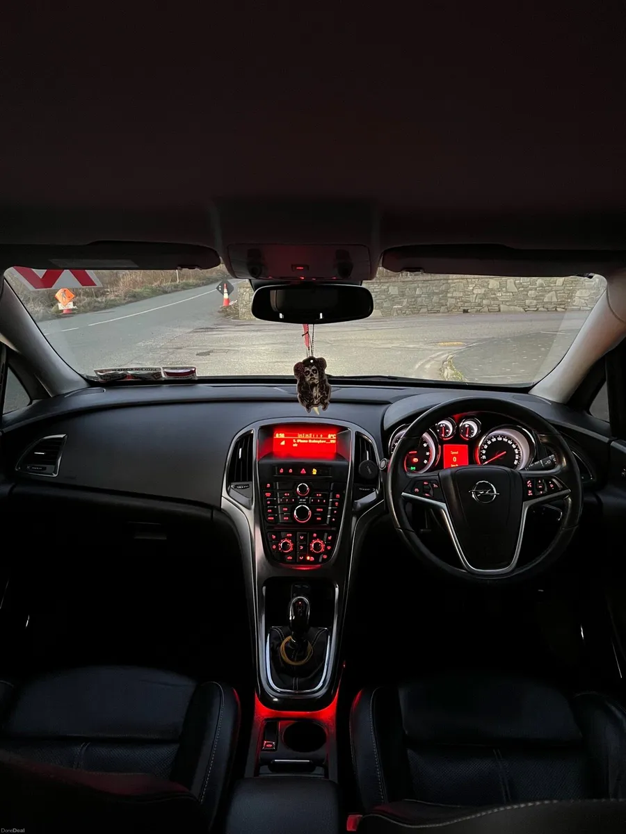 Opel Astra J 1.6 LOW KMS New NCT - Image 6