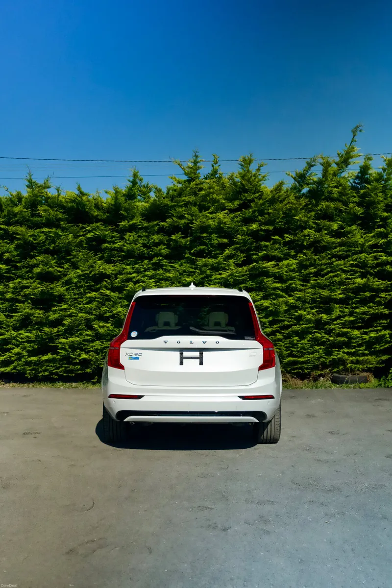 Volvo XC90 T8 Ultimate 2022- Seven Seater SUV - Image 6