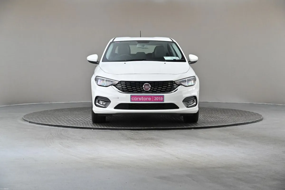 Fiat Tipo 1.3 95BHP 5SPD LOUNGE **SAT NAV**REVERSE - Image 2