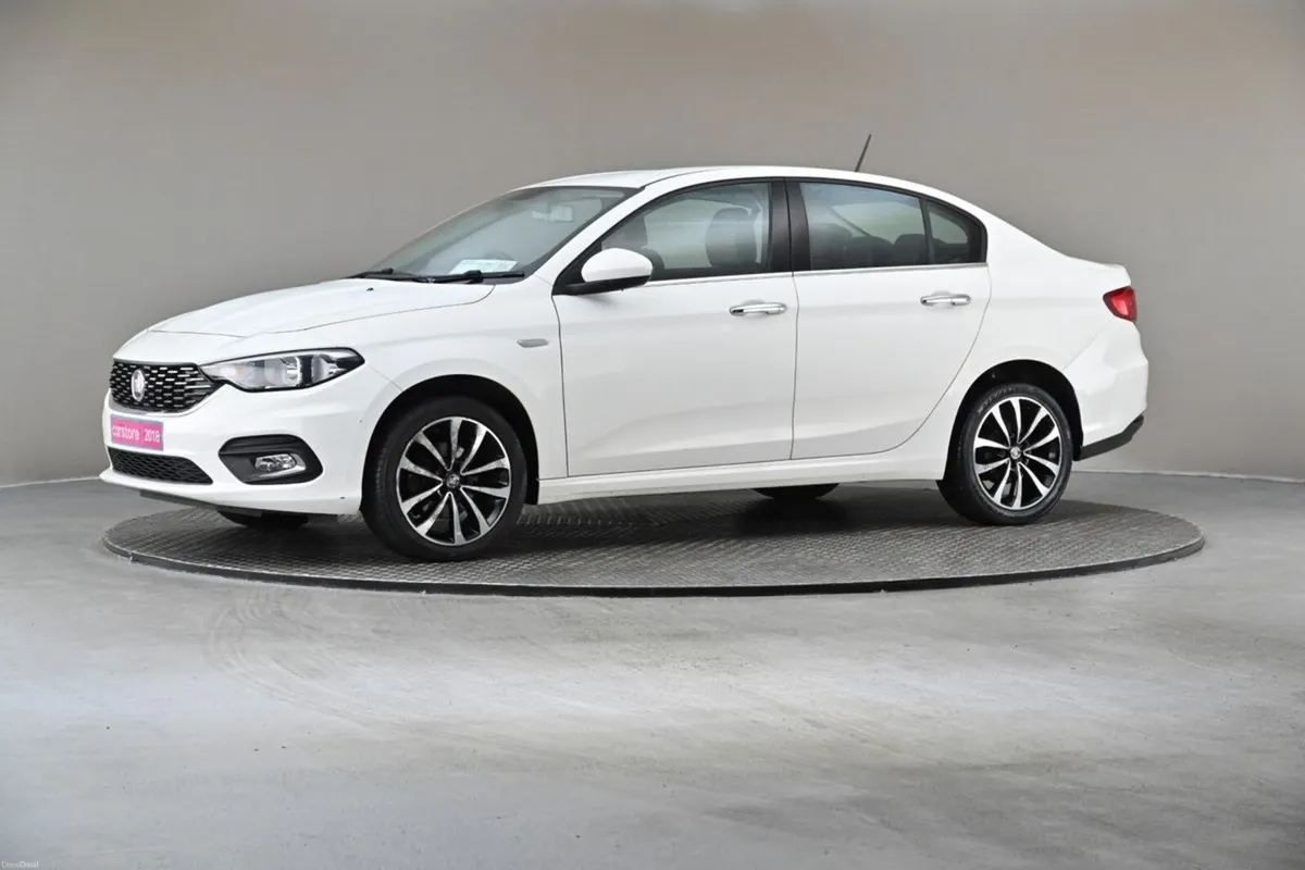 Fiat Tipo 1.3 95BHP 5SPD LOUNGE **SAT NAV**REVERSE - Image 4