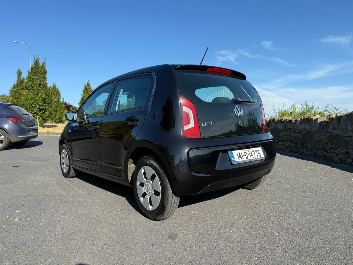 2014 Volkswagen Up - Image 6