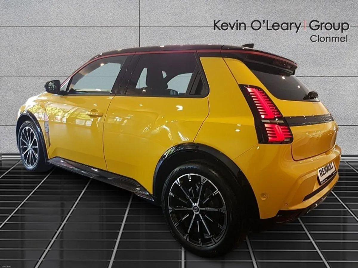 Renault 5 iconic 52kWh 150hp - Image 3