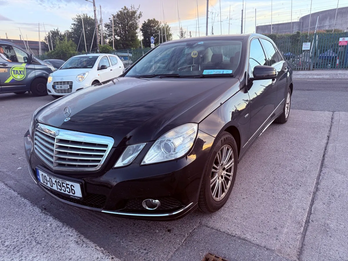 Mercedes Benz E class 220 - Image 1