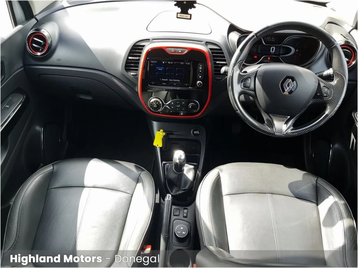 Renault Captur dCi 90 SIGNATURE X NAV - Image 2