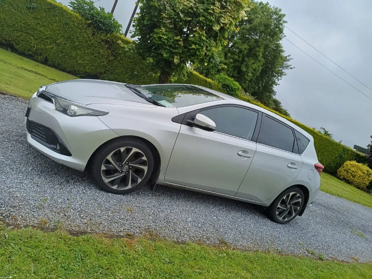 Toyota Auris 2017 - Image 1