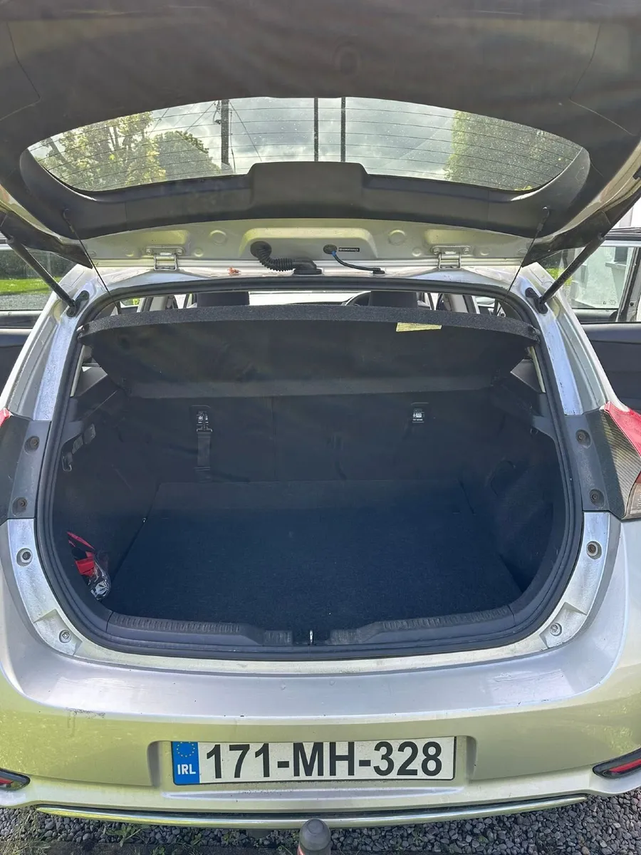 Toyota Auris 2017 - Image 3