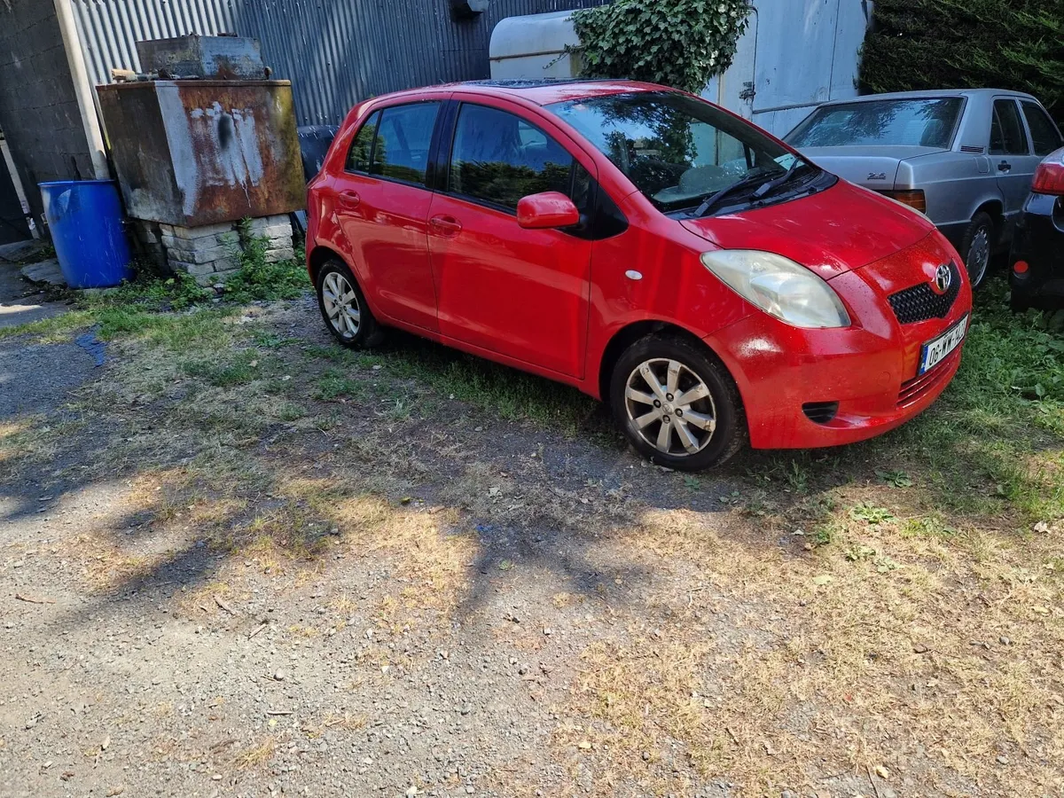 Toyota Yaris 2006 - Image 2