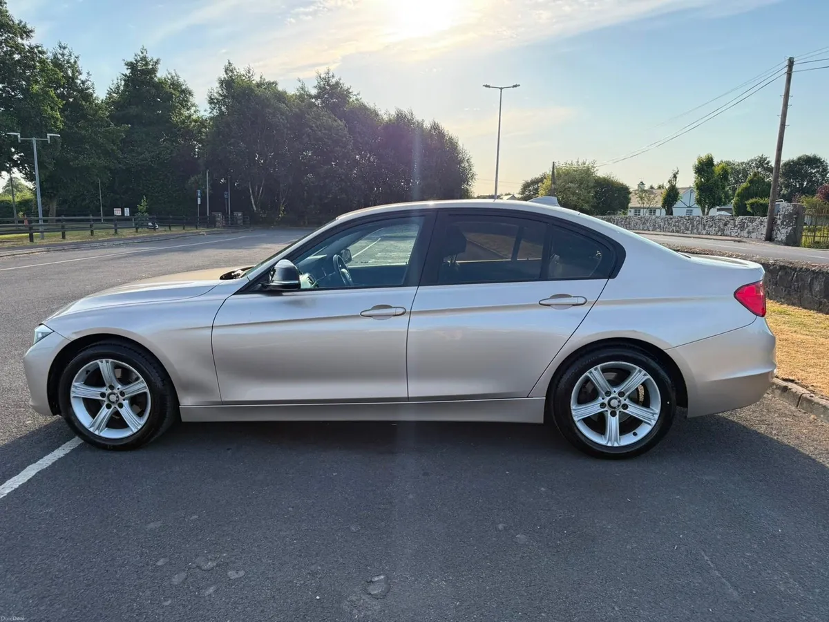 BMW 316D SE AUTOMATIC 2013 - Image 4