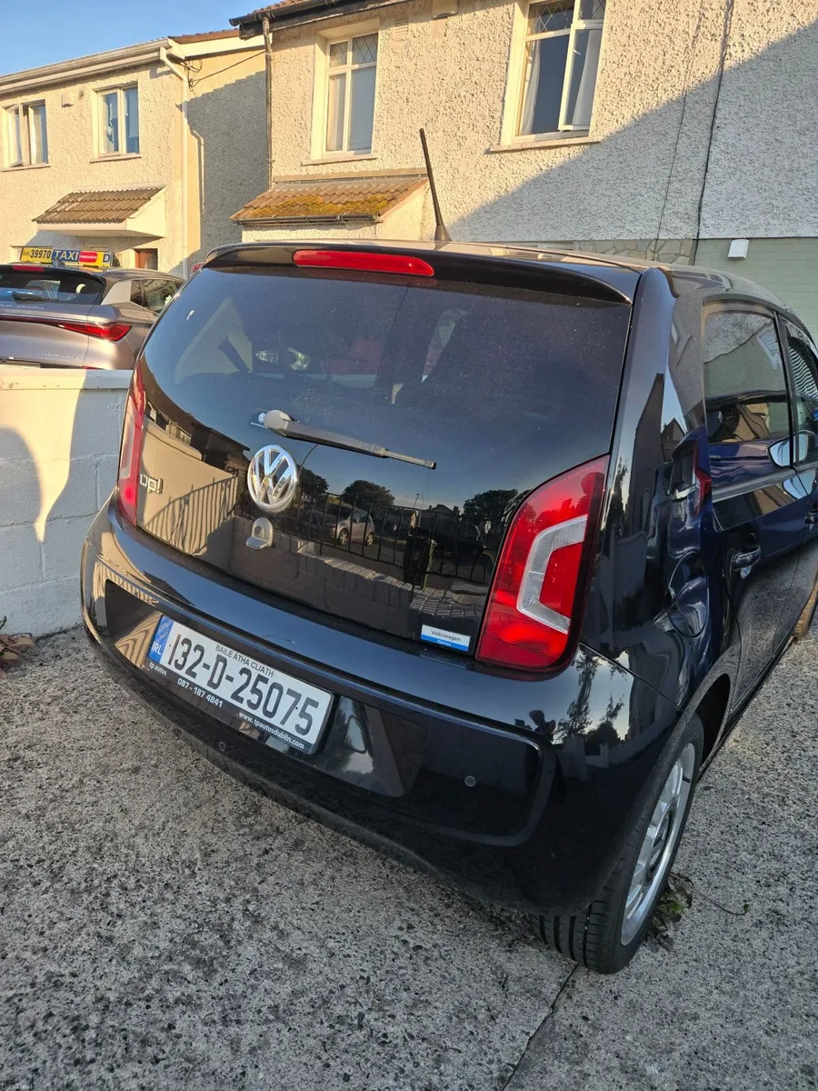 VW UP! 2013 Black Edition AUTOMATIC - Image 2