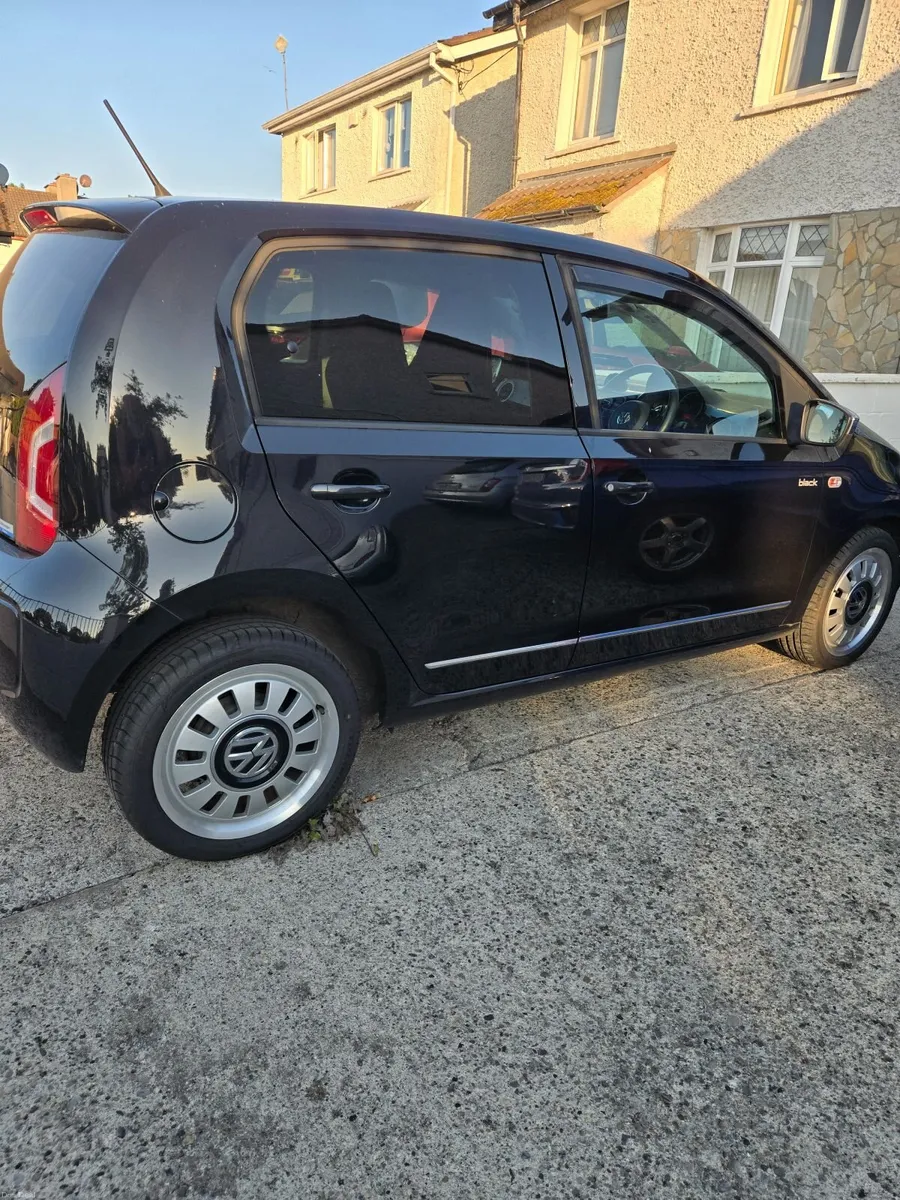 VW UP! 2013 Black Edition AUTOMATIC - Image 3