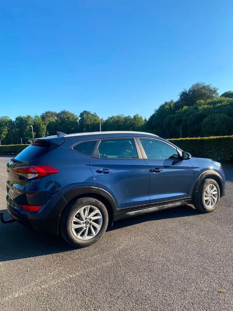 2018 Hyundai Tucson Exec 1.7D | FSH | NCT JUL 2028 - Image 3