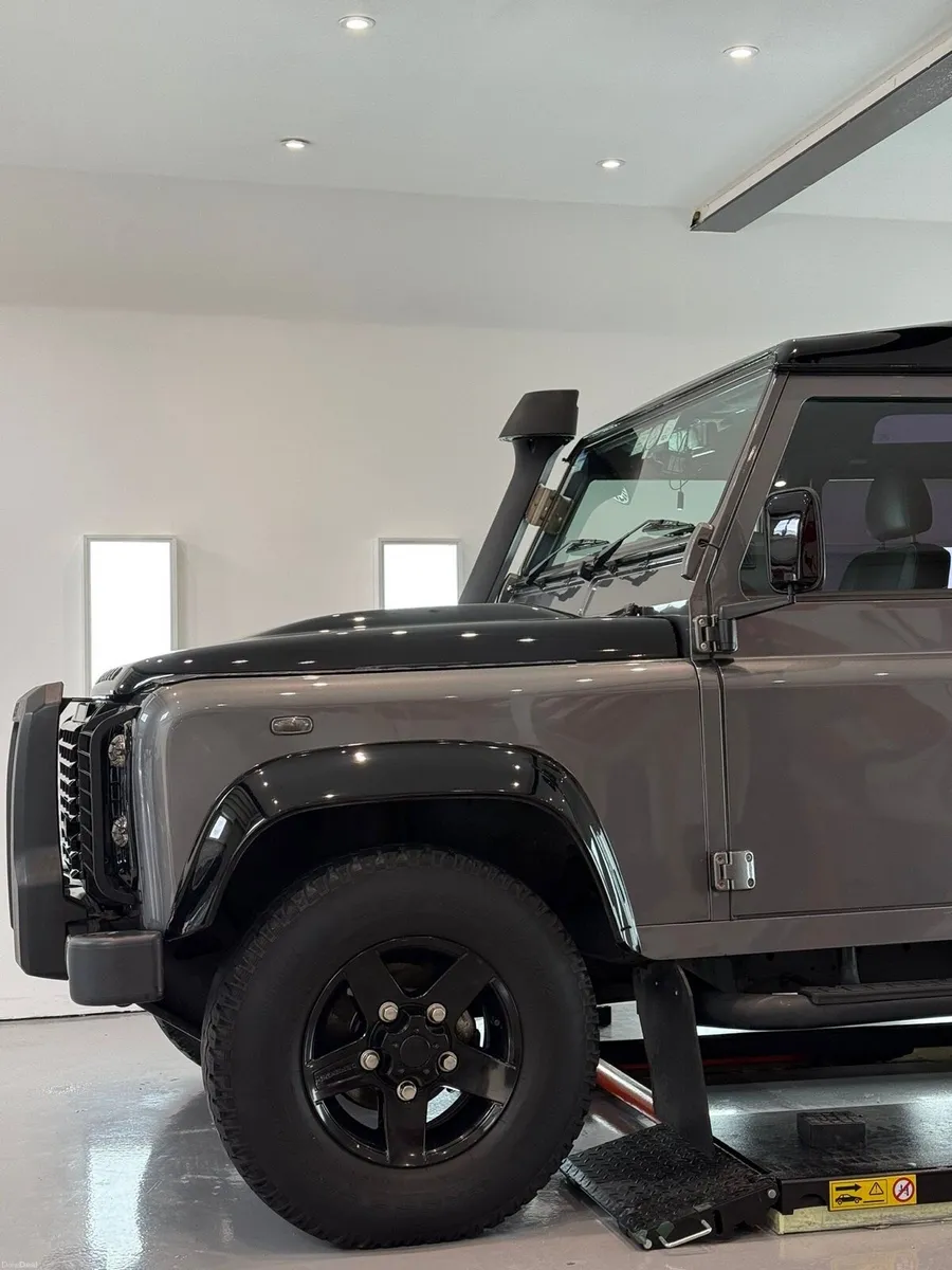 Land Rover Defender 110 Urban - Image 3