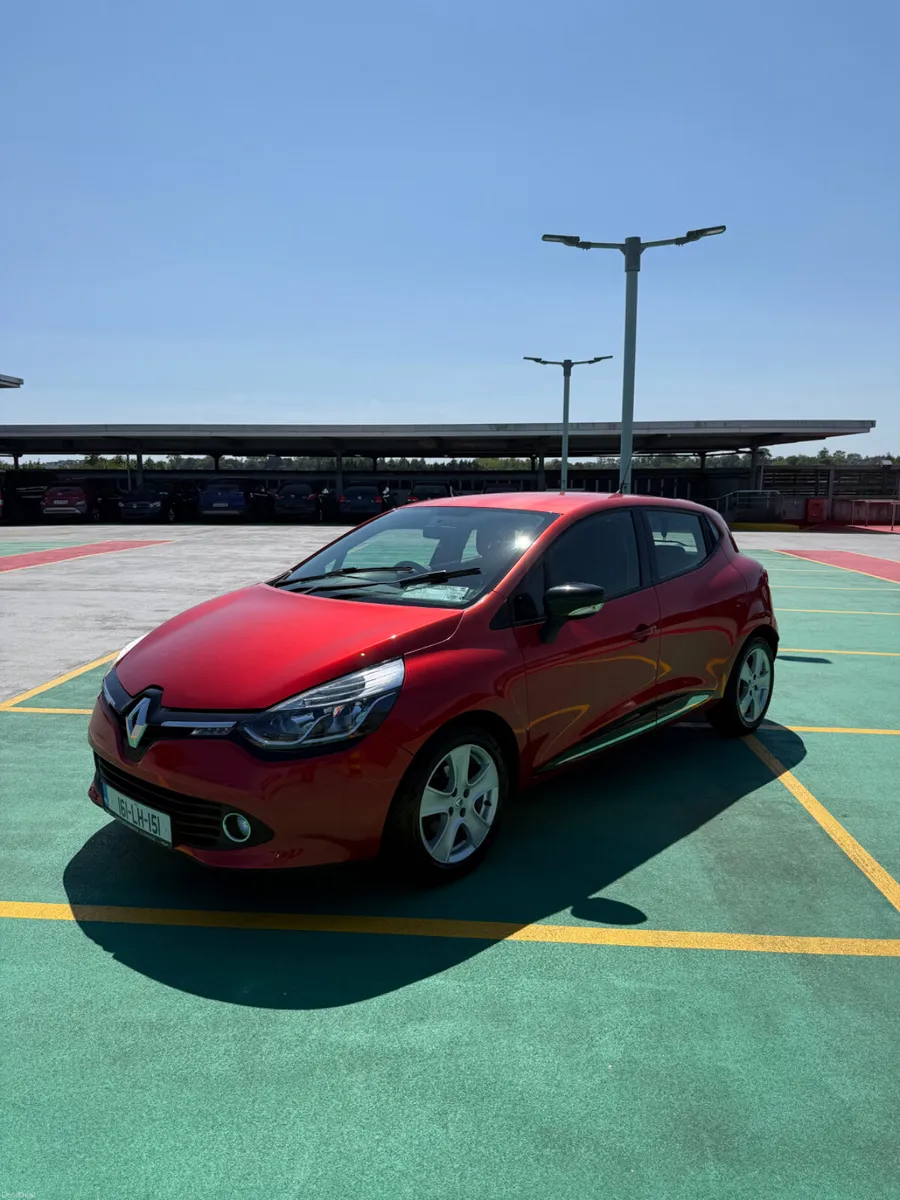 161 Renault Clio 1.2 Petrol - LOW MILEAGE - Image 3