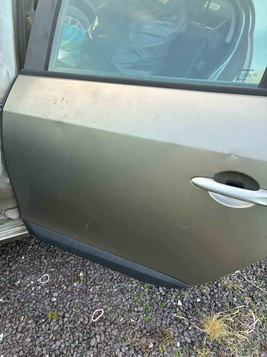 Car - Image 2