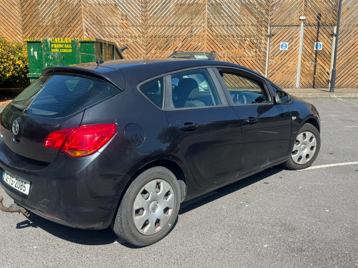 Vauxhall Astra 2012 1.2 diesel - Image 5