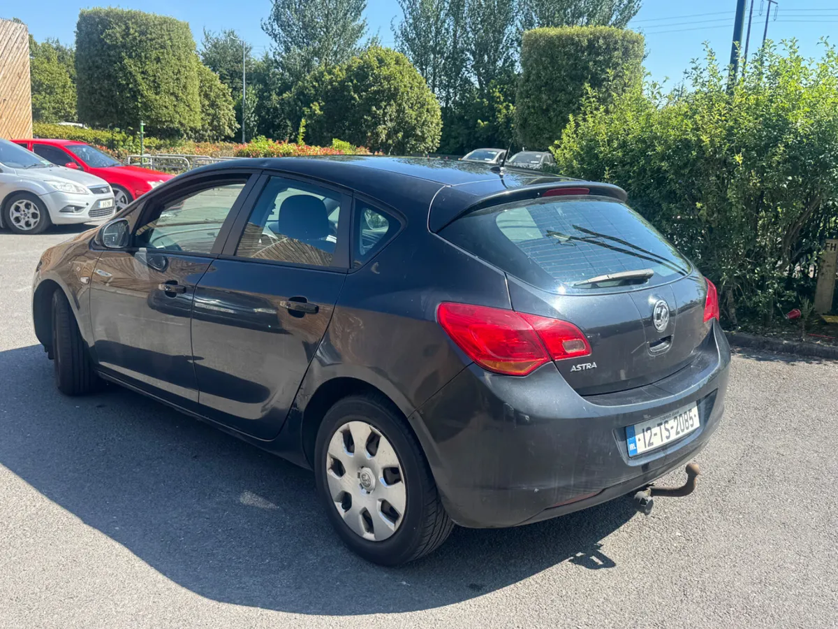 Vauxhall Astra 2012 1.2 diesel - Image 3