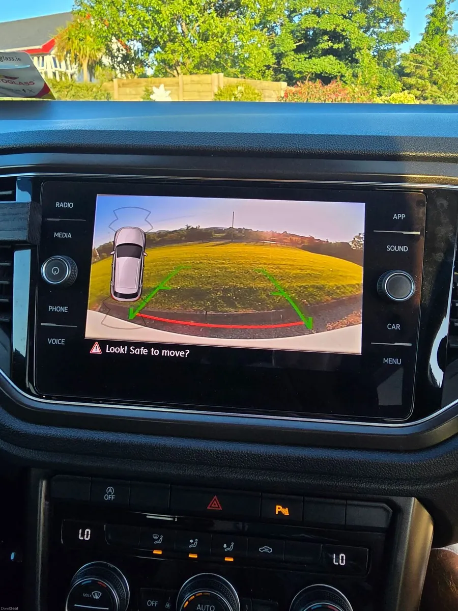 Volkswagen T-Roc MANUAL 1.6 DIESEL - Reverse Cam - Image 5