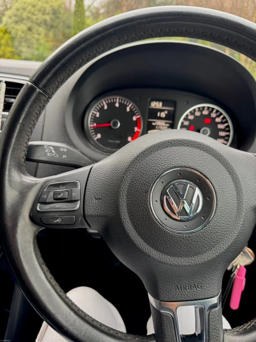 Volkswagen Polo 2011 - Image 2