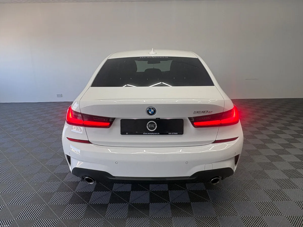 BMW 3-Series 330e M Sport  2021 - Image 6